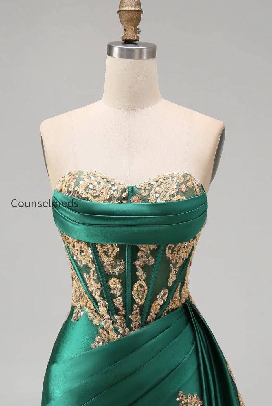 strapless-corset-ruched-short-sparkly-dark-green-appliqued-homecoming-dress-with-ruffles