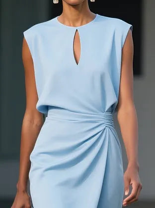 Elegant Keyhole Neck Sheath Dress with Ruched Waist Detail