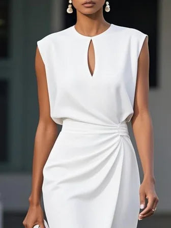 Elegant Keyhole Neck Sheath Dress with Ruched Waist Detail
