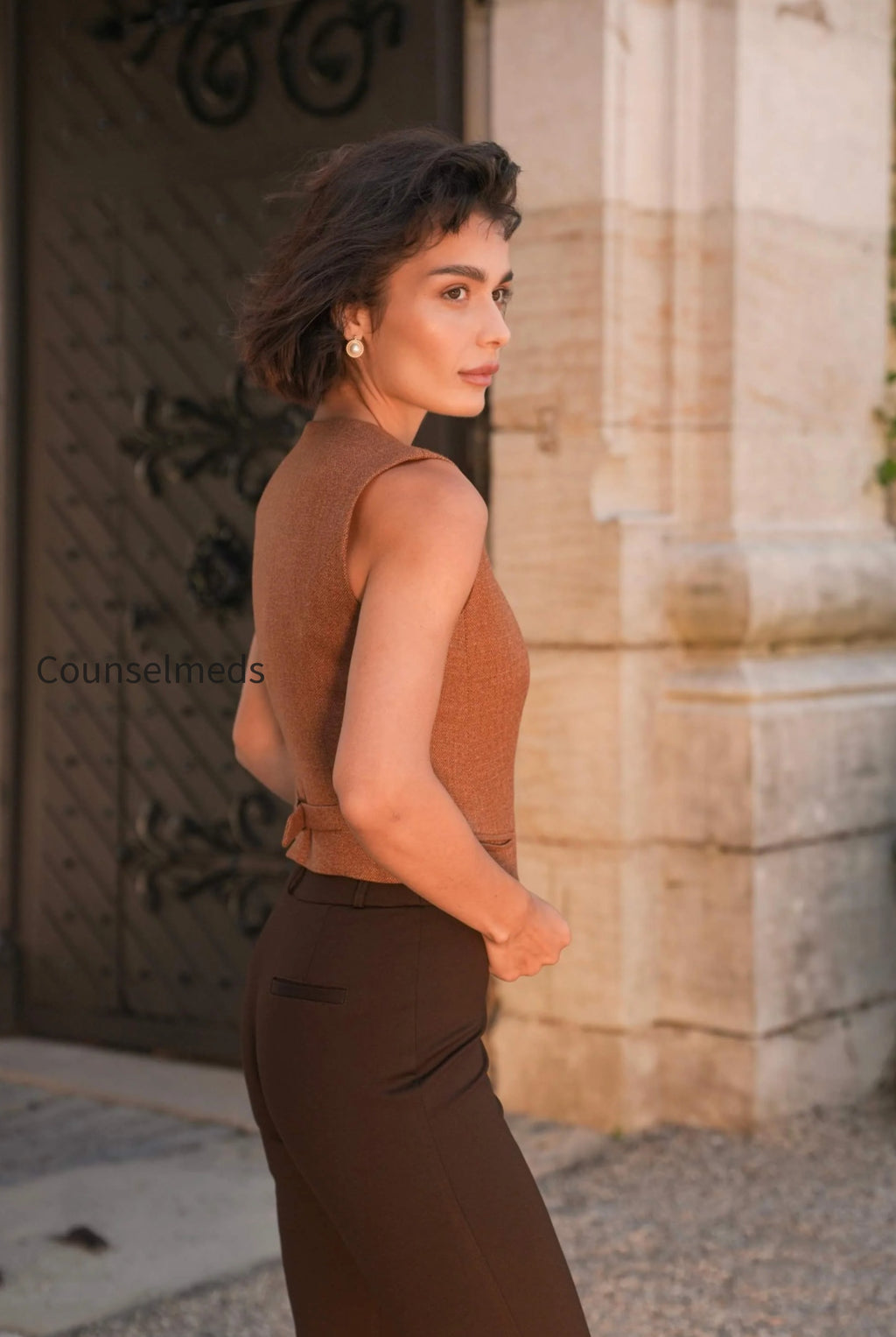 sleeveless-wool-vest-leo