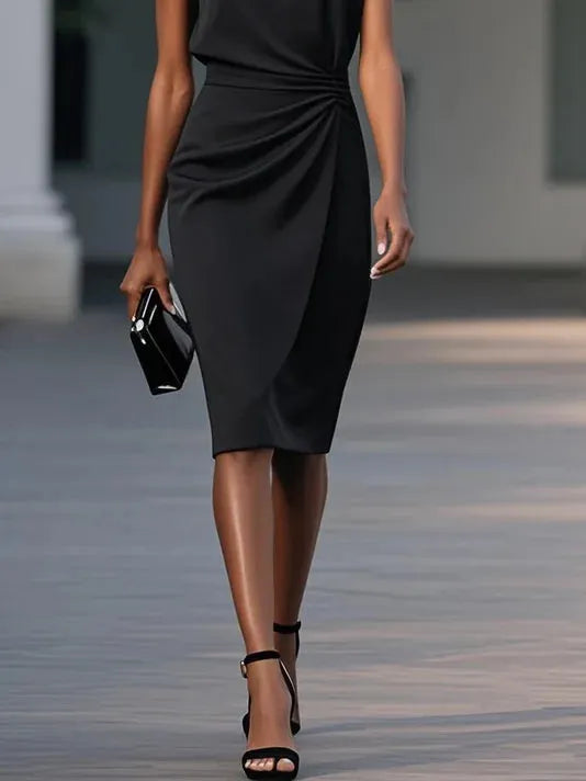 Elegant Keyhole Neck Sheath Dress with Ruched Waist Detail